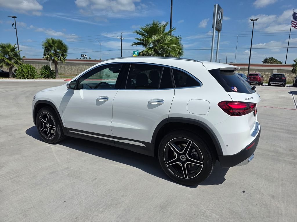 New 2026 Polar White Mercedes-Benz GLA 250 image 5