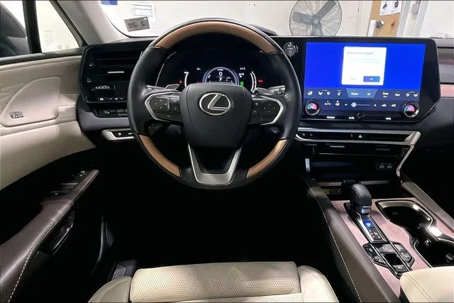 Certified Used 2024 NORI GREEN PEARL Lexus Luxury image 8