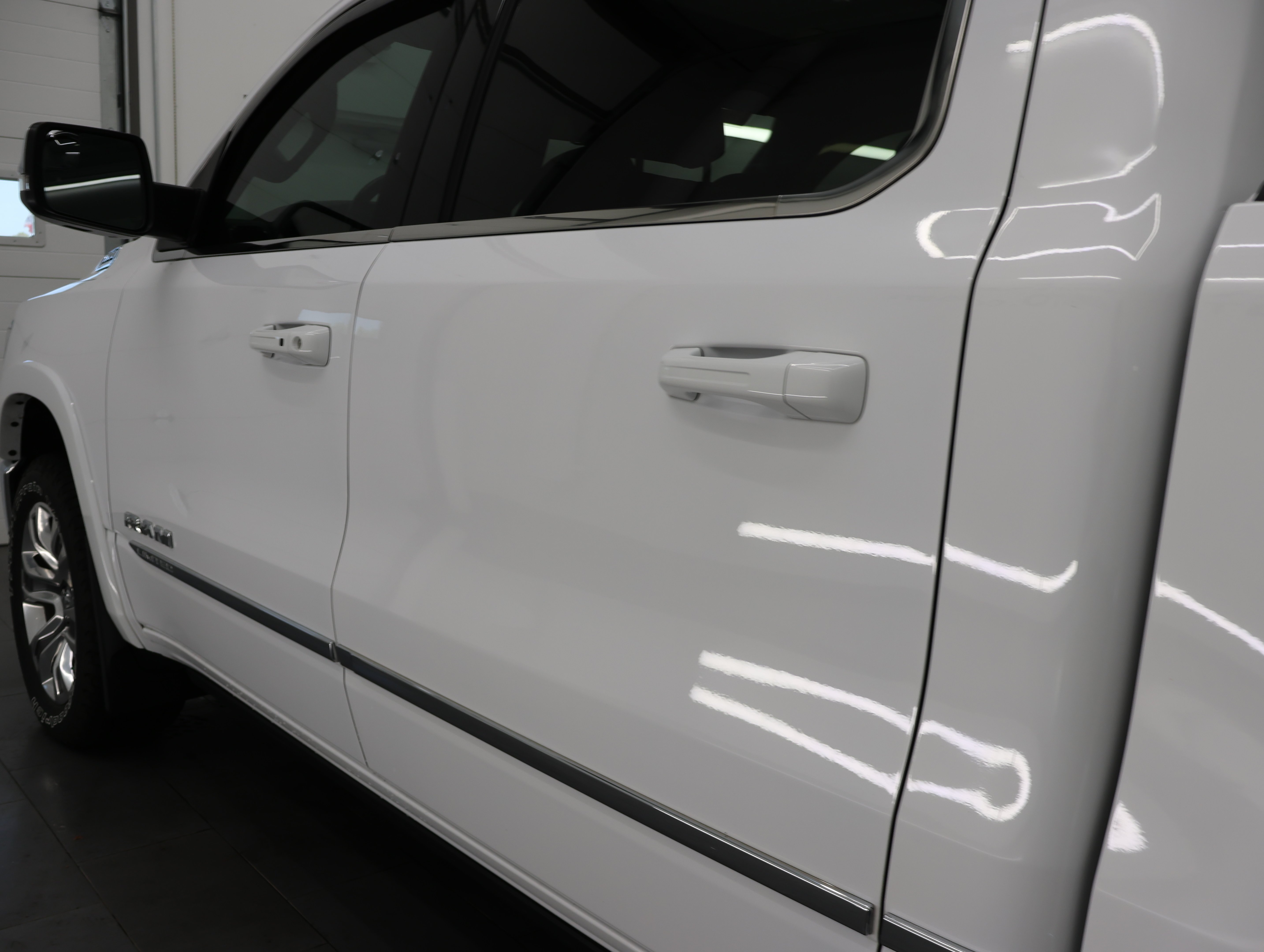 Used 2023 Bright White Clearcoat Ram 4x4 Crew Cab Limited: CREW-SHORT-LIMITED LVL 1-NAV-PANO-4WD-HEMI-360 CAM image 39