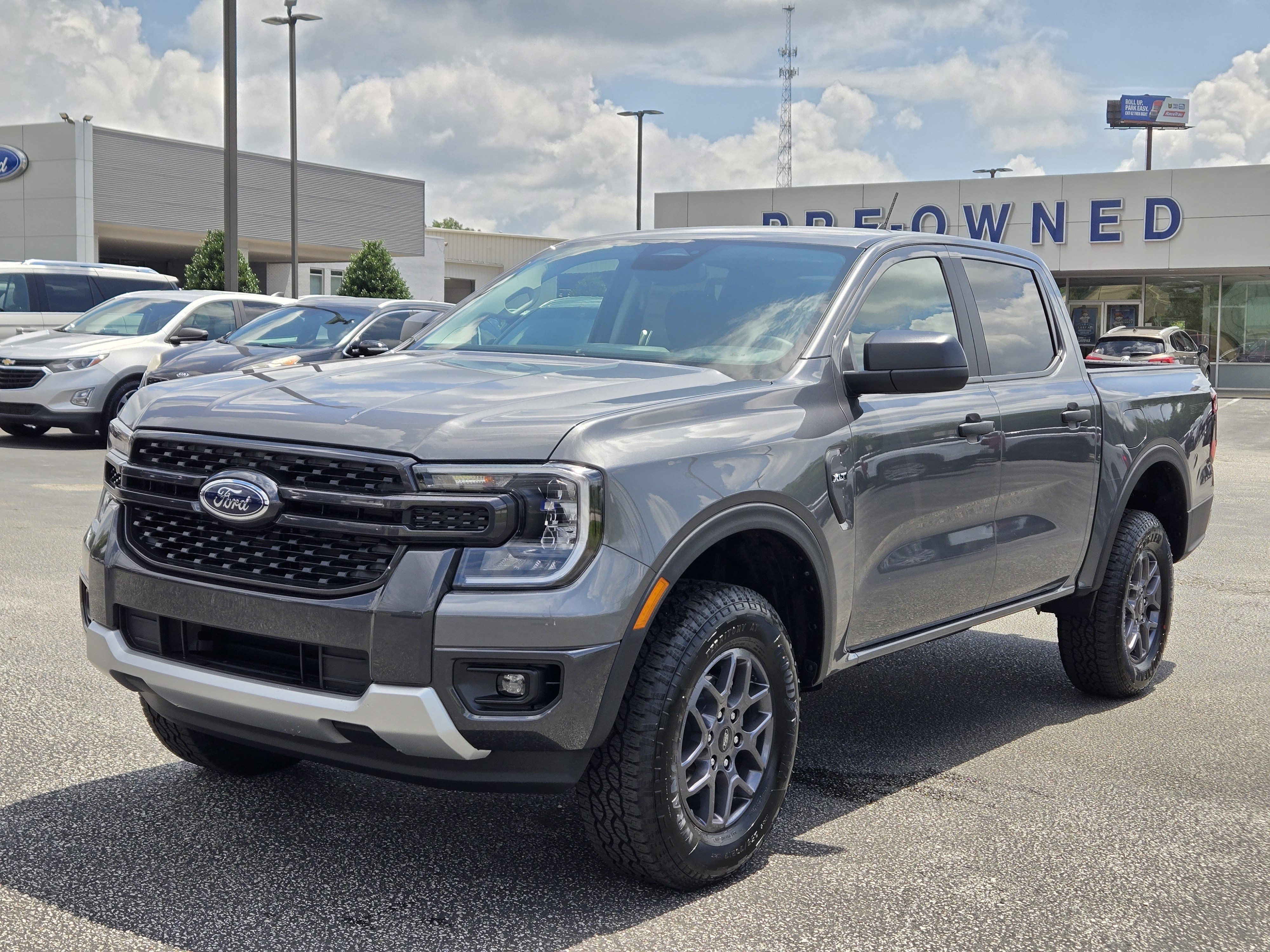 New 2026 Carbonized Gray Metallic FORD XLT image 2