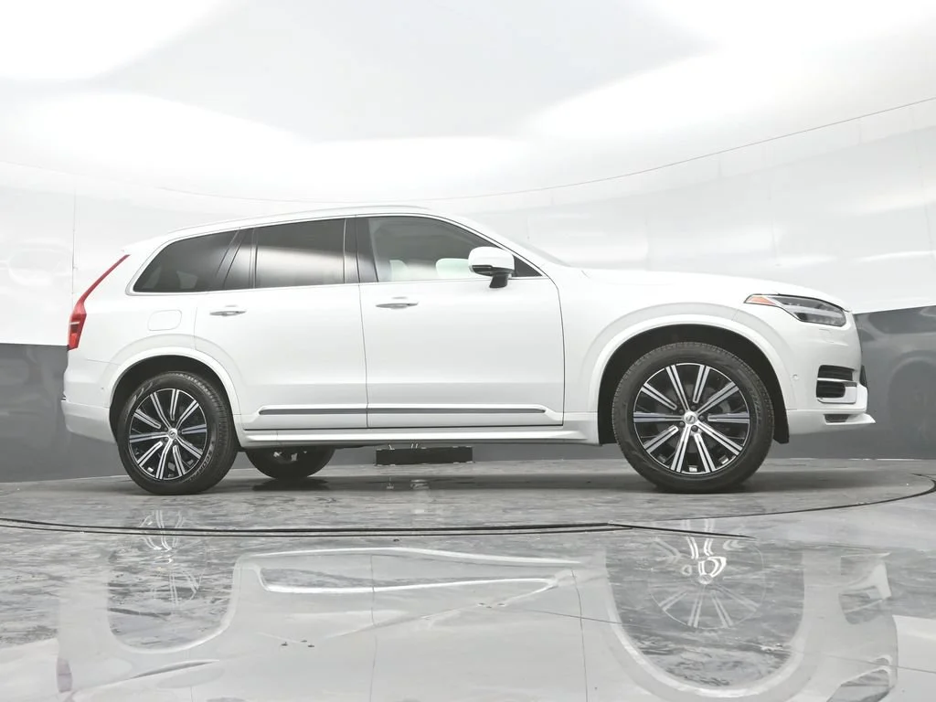 Certified Used 2023 Crystal White Volvo Plus image 32