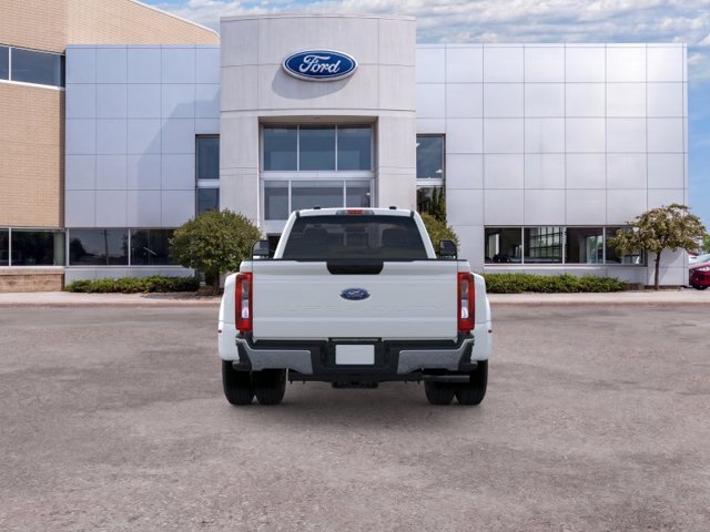 New 2026 Oxford White Ford XLT image 5