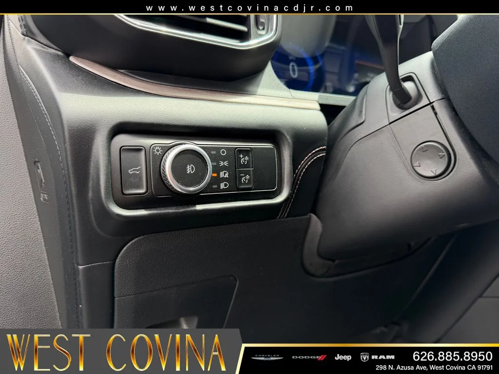 Used 2024 Silver Ford Platinum image 15