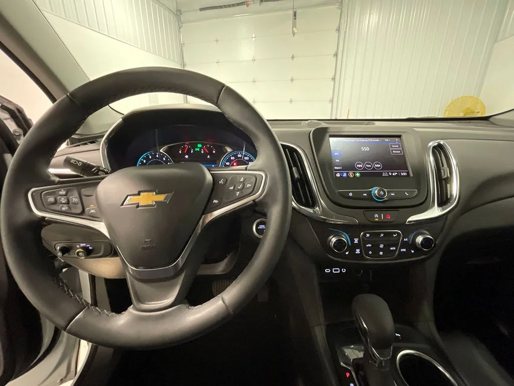Used 2024 White Chevrolet LT image 39