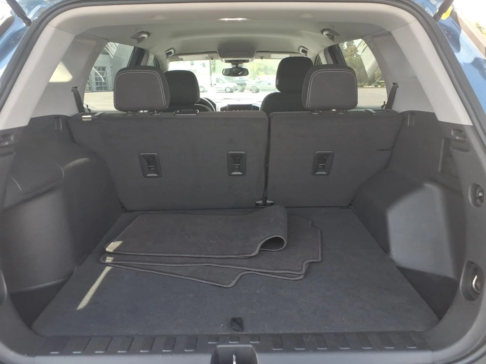 Used 2024 Downpour Metallic GMC SLE image 27