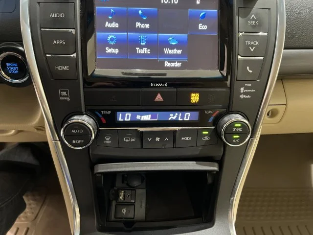 2017 Toyota Camry XLE - Photo 17