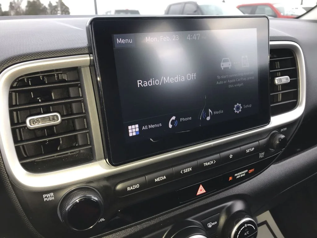 Used 2025 Blue Hyundai SEL image 18