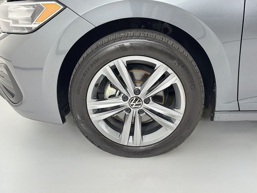 Used 2023 Platinum Gray Metallic Volkswagen SE Automatic image 29
