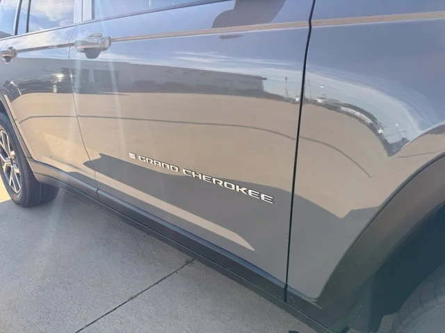New 2027 Gray Jeep Laredo X image 5