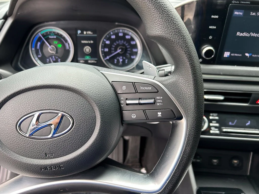 Used 2022 White Hyundai Blue image 23