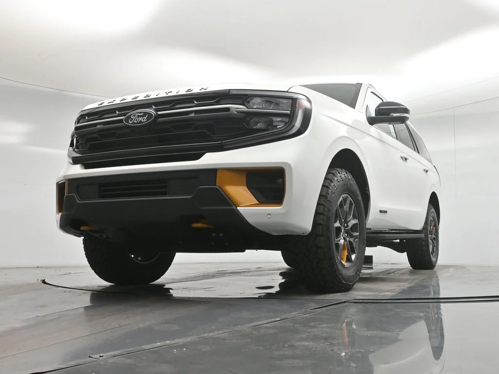 New 2026 Star White Metallic Tri-Coat Ford Tremor image 43