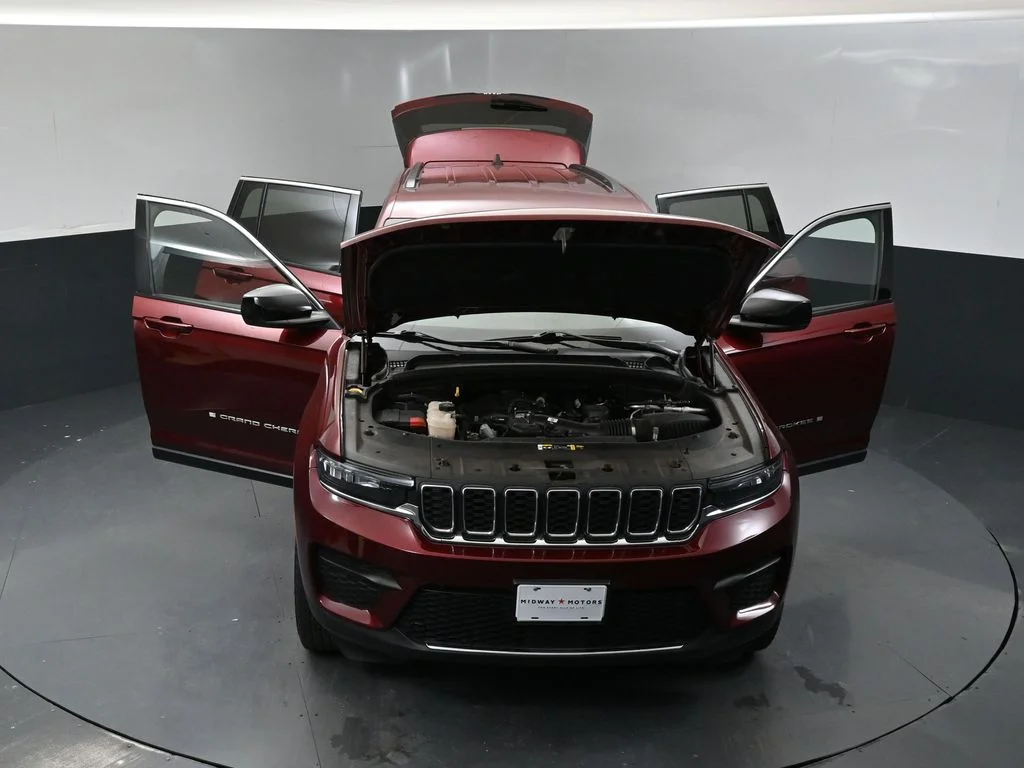 Used 2024 Red Jeep Laredo image 59