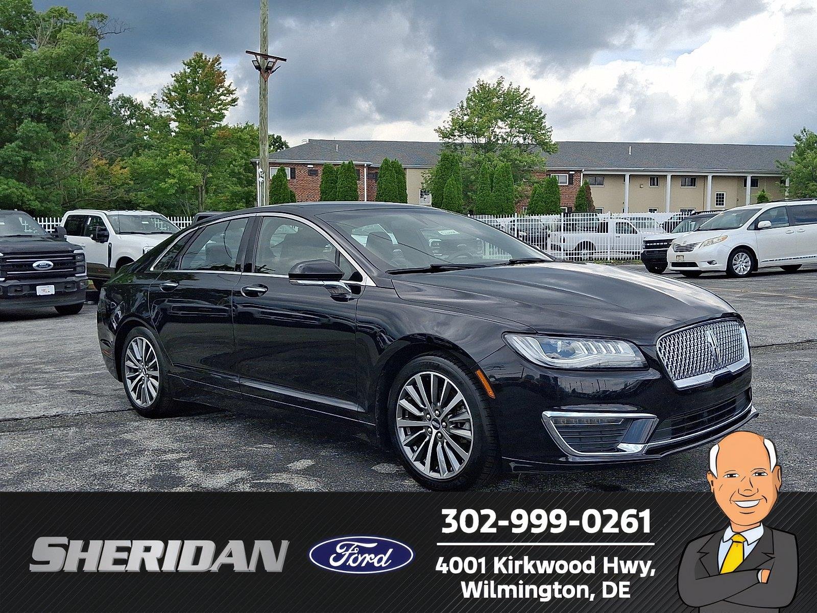 Used 2020 Infinite Black Metallic Lincoln Standard image 1