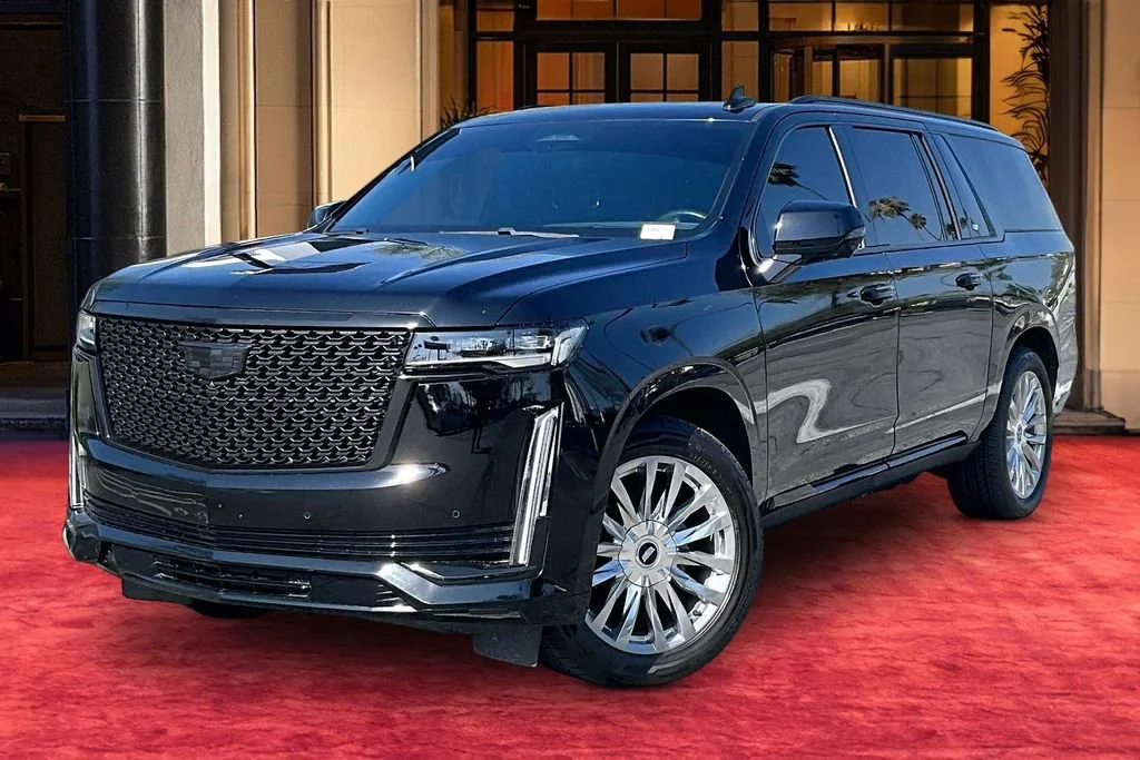 2023 Cadillac Escalade ESV 4WD Premium Luxury's photo