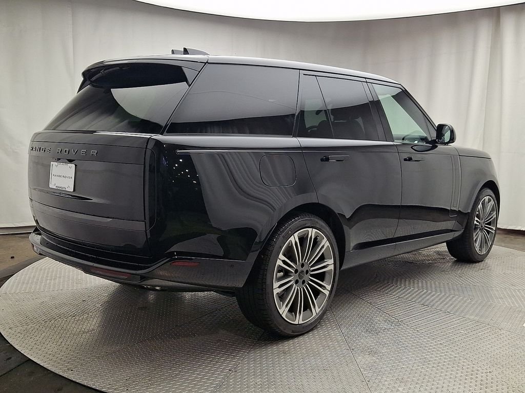 New 2026 Santorini Black Land Rover SE image 3