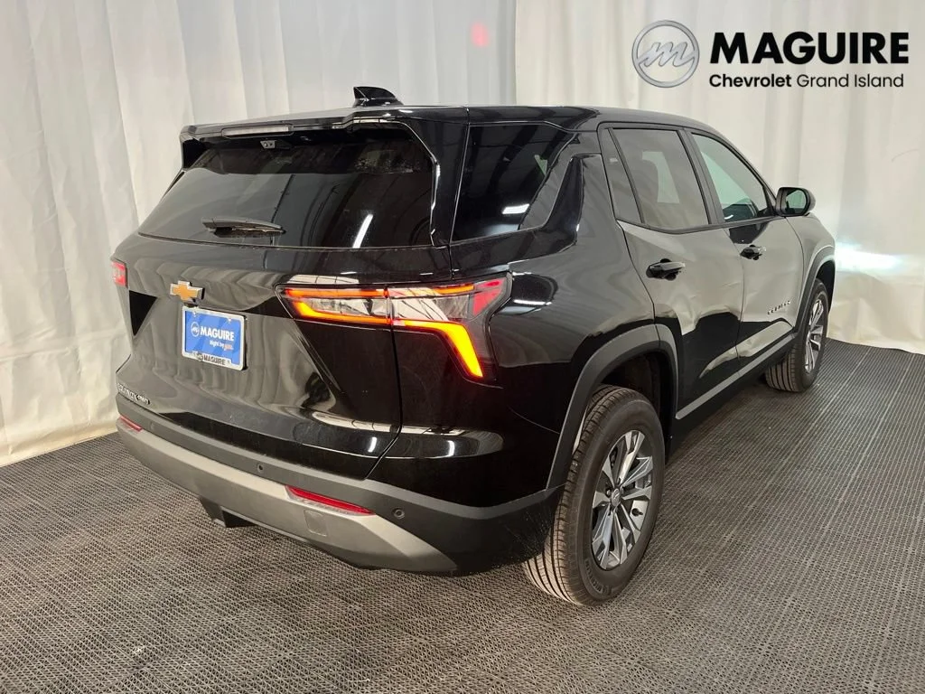 New 2027 Mosaic Black Metallic Chevrolet LT image 27