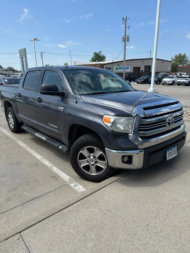Used 2017 Gray Toyota SR5 image 8