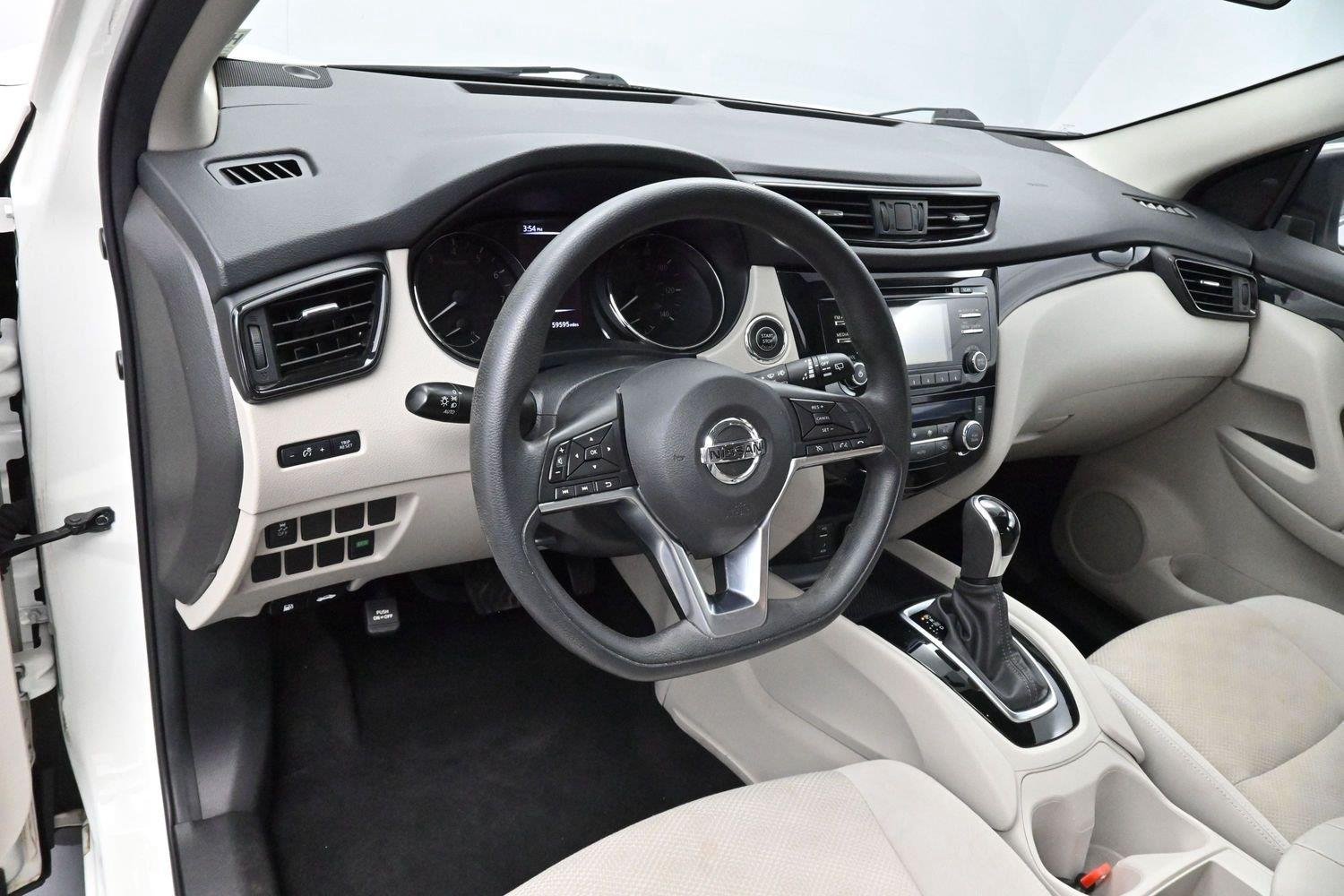 Used 2018 Pearl White Nissan SV image 16
