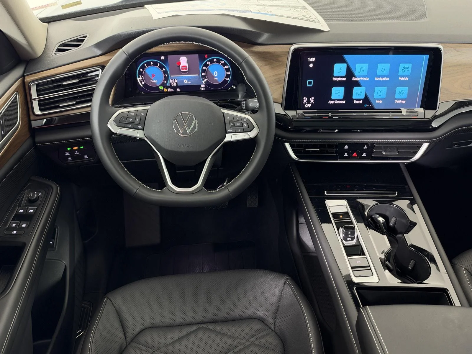 New 2026 Pure Gray Volkswagen 2.0T SE w/Technology image 25