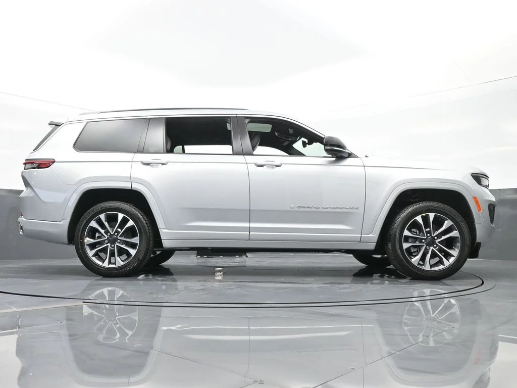 Used 2024 Silver Zynith Jeep Overland image 55