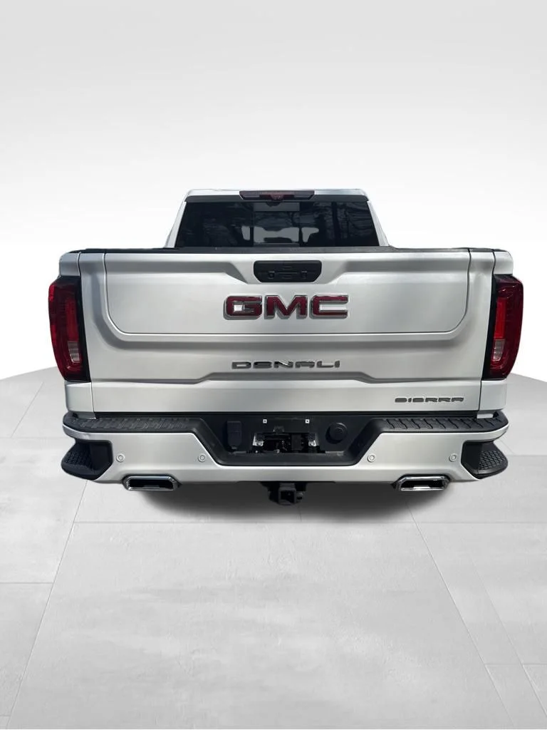 Used 2021 White GMC Denali image 5