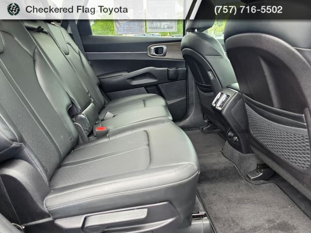 Used 2022 Aruba Green Kia S image 28