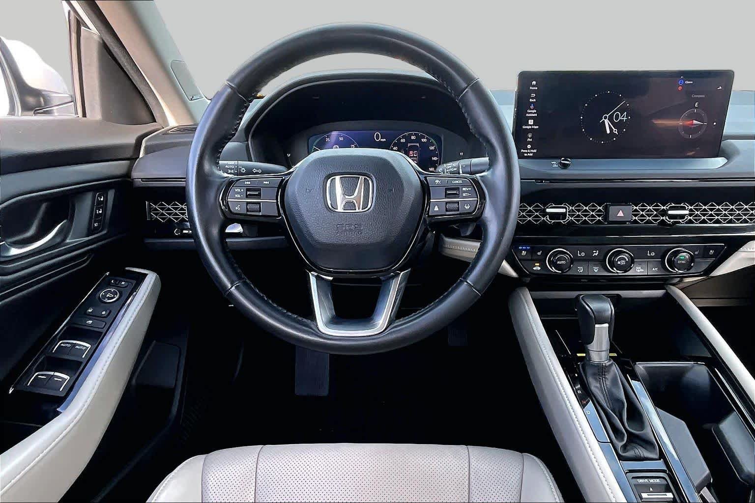 Used 2023 Platinum White Pearl Honda Touring image 6