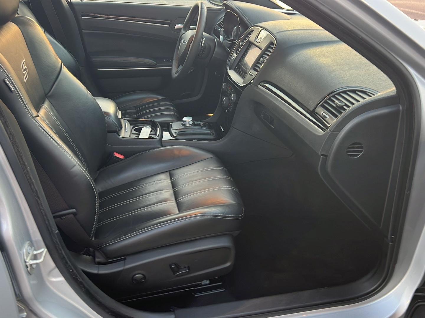 Used 2023 Silver Mist Clearcoat Chrysler 300S image 13