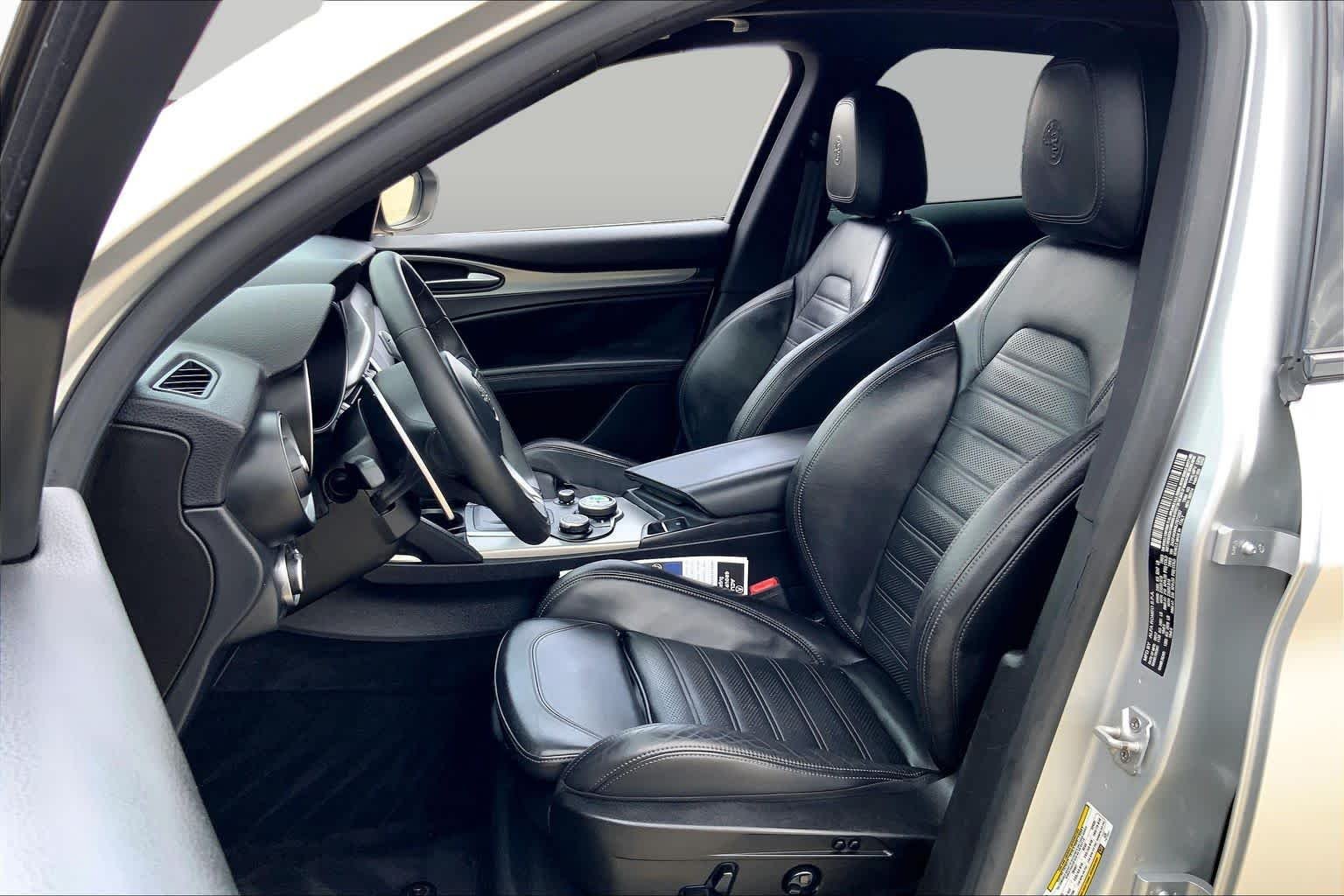 Used 2018 Silverstone Gray Metallic Alfa Romeo Ti Sport image 8