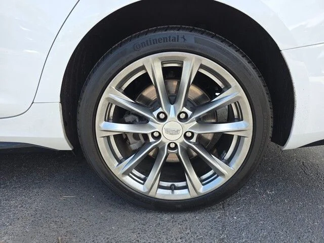Used 2022 White Cadillac Sport image 14