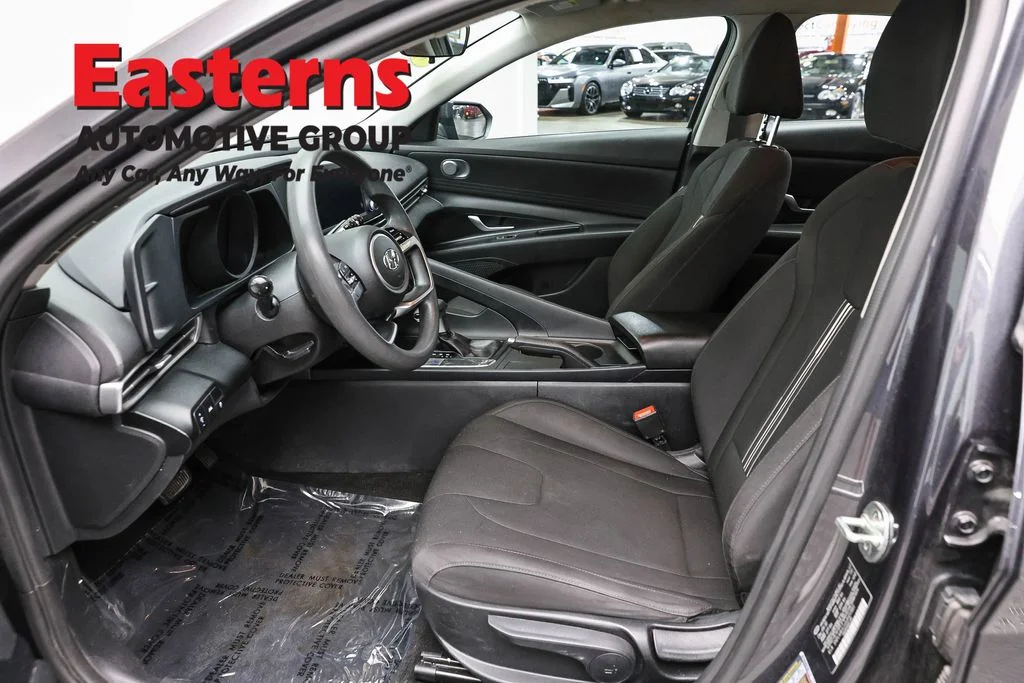 Used 2021 Gray Hyundai SEL image 14