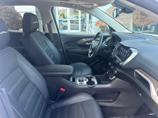 Used 2023 White GMC Denali image 33