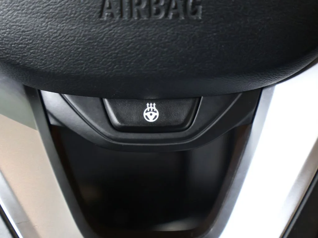 Used 2020 White BMW 330i xDrive image 47