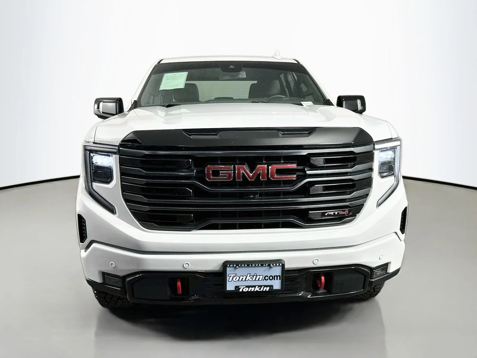 Used 2025 Summit White GMC AT4 image 2