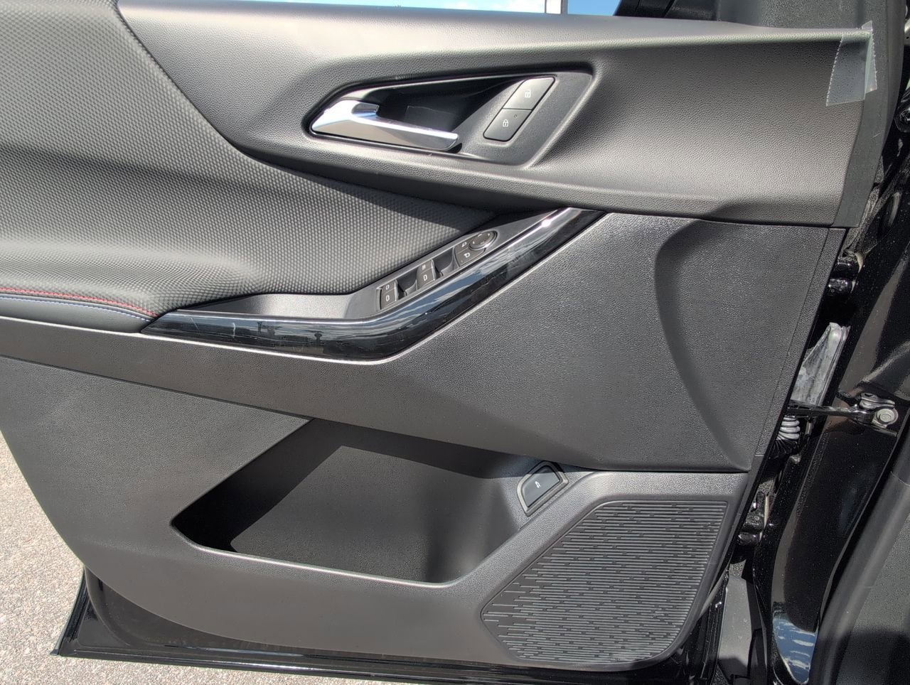 New 2026 Mosaic Black Metallic Chevrolet RS image 21