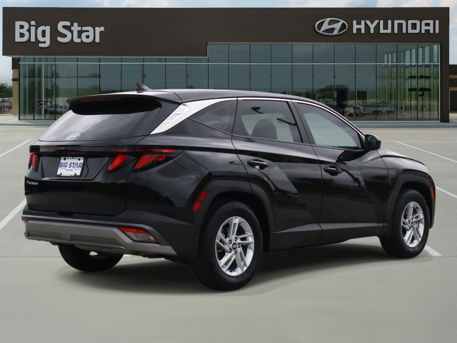 Certified Used 2026 Phantom Black Hyundai SE image 4