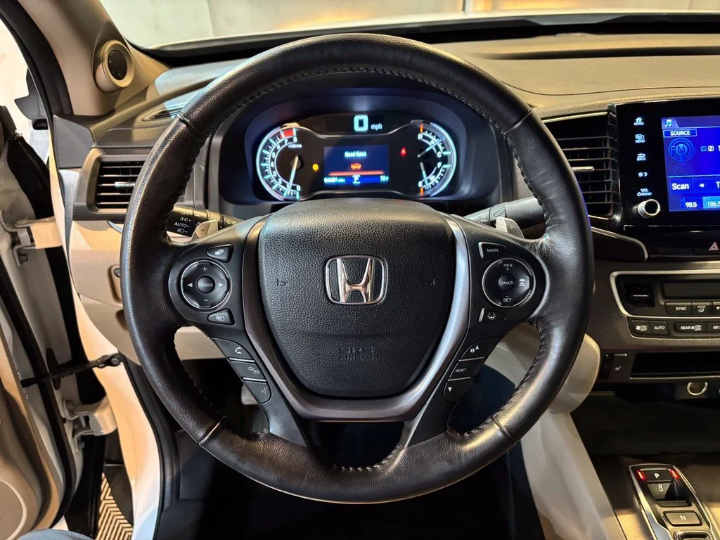 Certified Used 2023 Platinum White Pearl Honda AWD RTL image 39