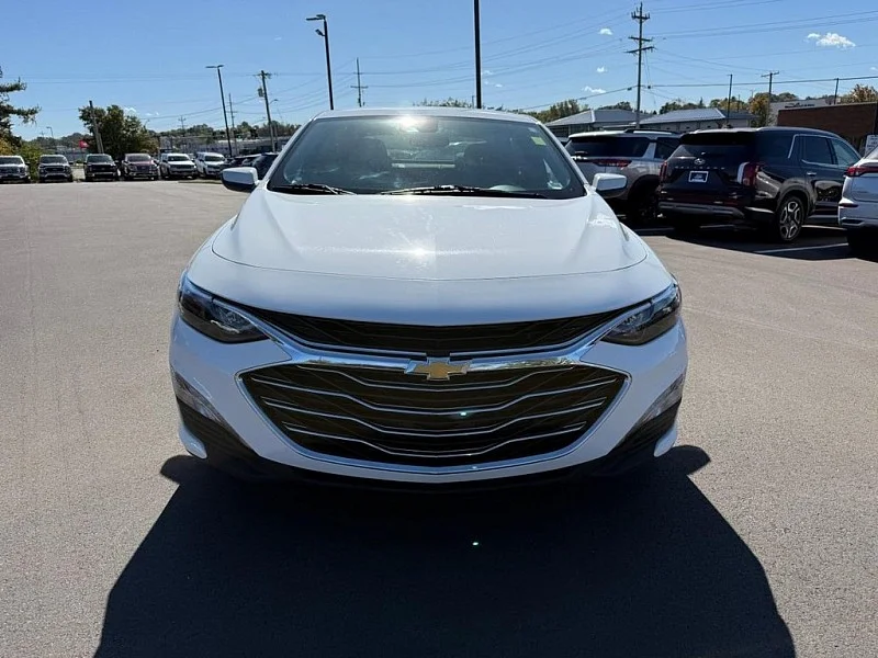 Used 2024 WHITE Chevrolet 4dr Sdn 1LT image 10
