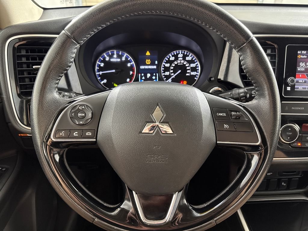 Used 2019 Gray Mitsubishi SEL image 12