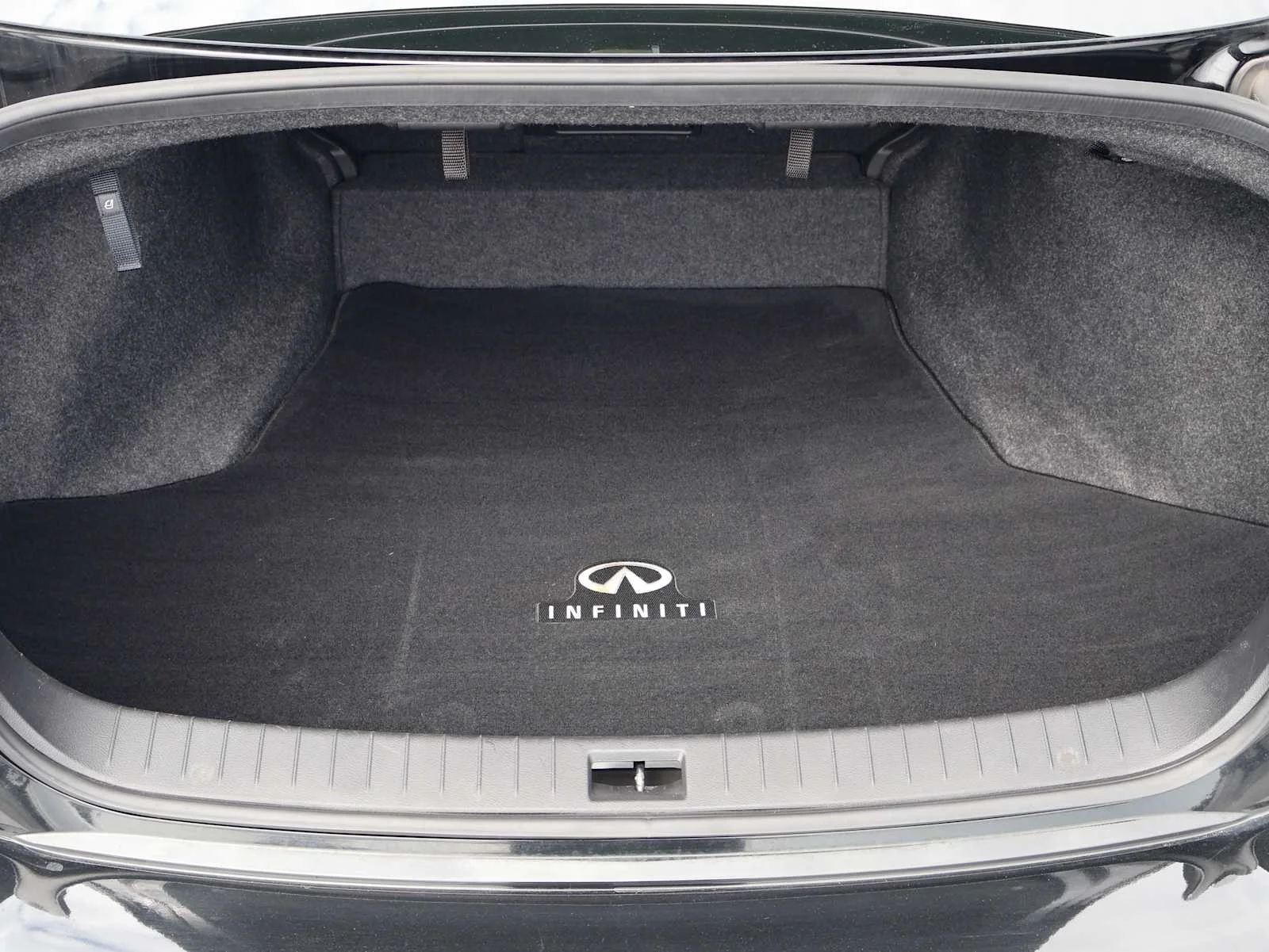 Certified Used 2023 Midnight Black INFINITI LUXE image 28