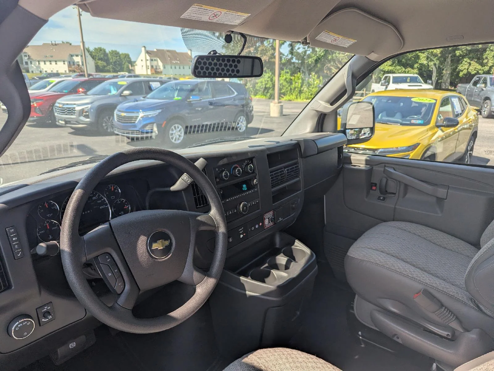 2025 Chevrolet Express Cargo Work Van - Photo 9