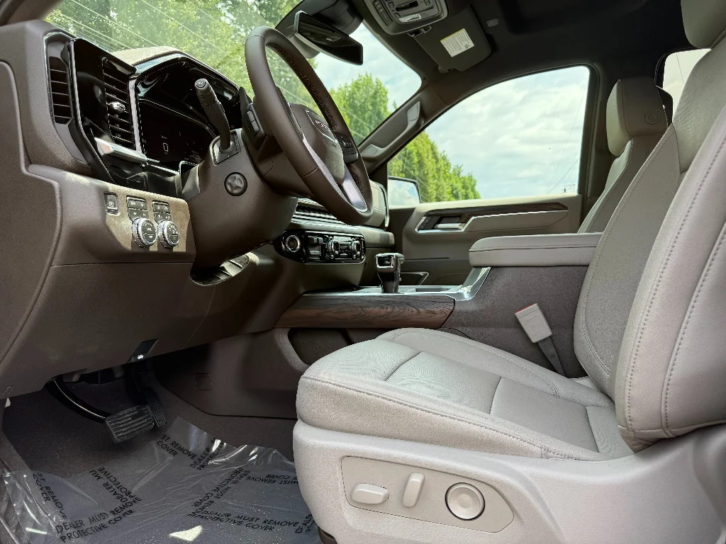 2026 GMC Sierra 1500 SLT - Photo 18