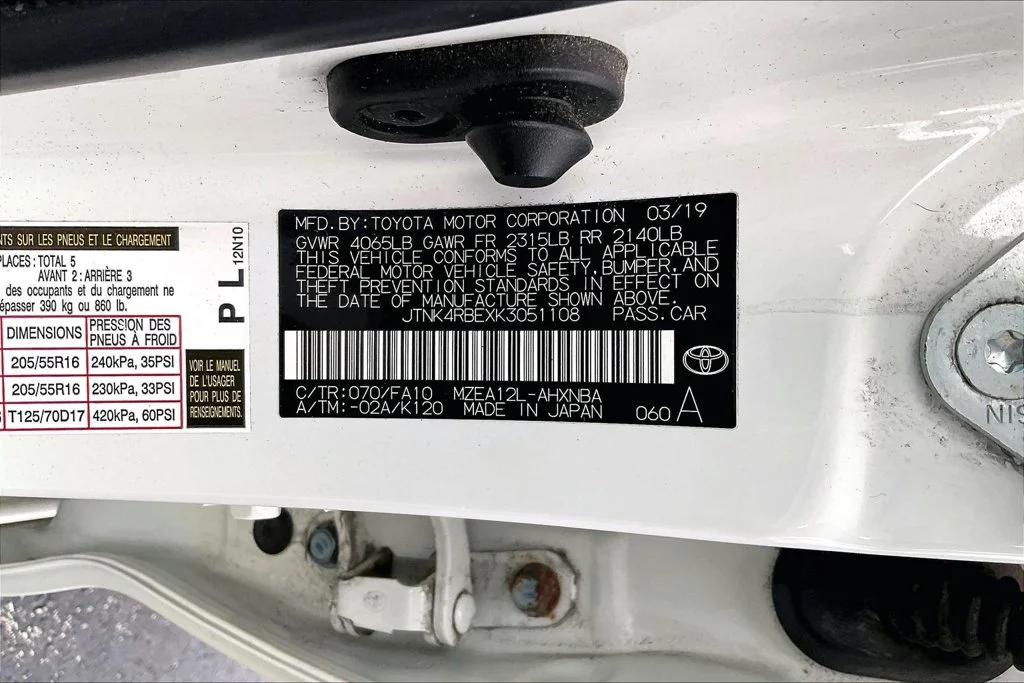 Used 2019 White Toyota SE image 37