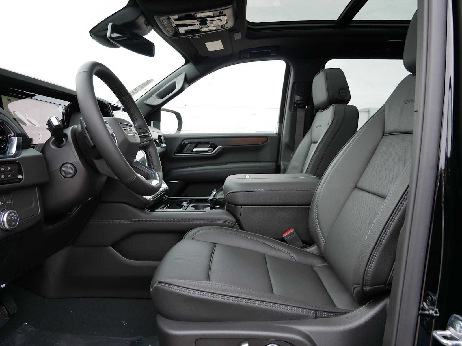 2026 GMC Yukon XL Denali - Photo 10