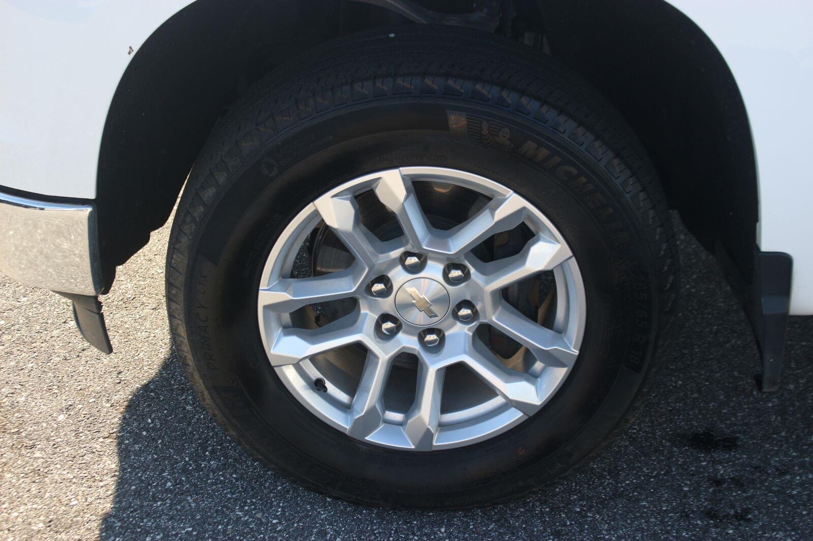 Used 2022 SUMMIT WHITE Chevrolet LT image 39