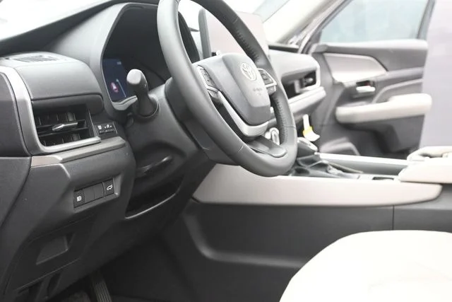 2026 Toyota Grand Highlander XLE - Photo 11