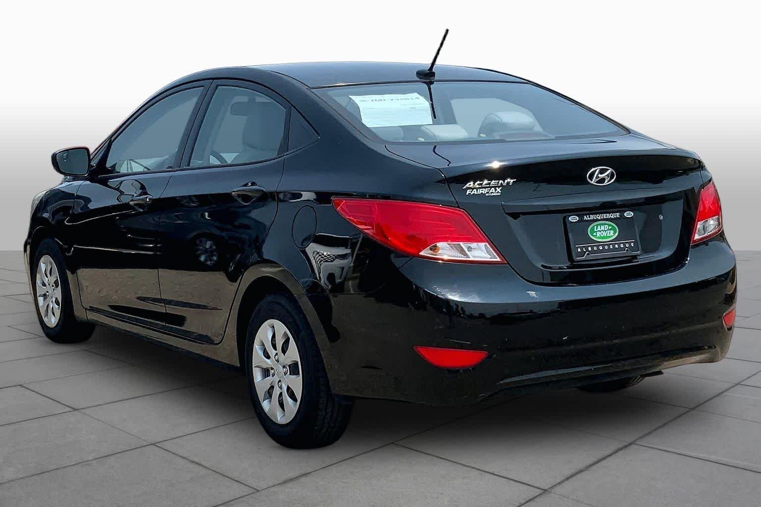 Used 2016 Ultra Black Pearl Hyundai SE image 10