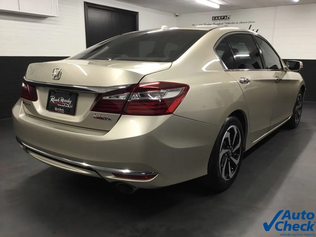 Used 2017 Beige Honda EX-L image 10