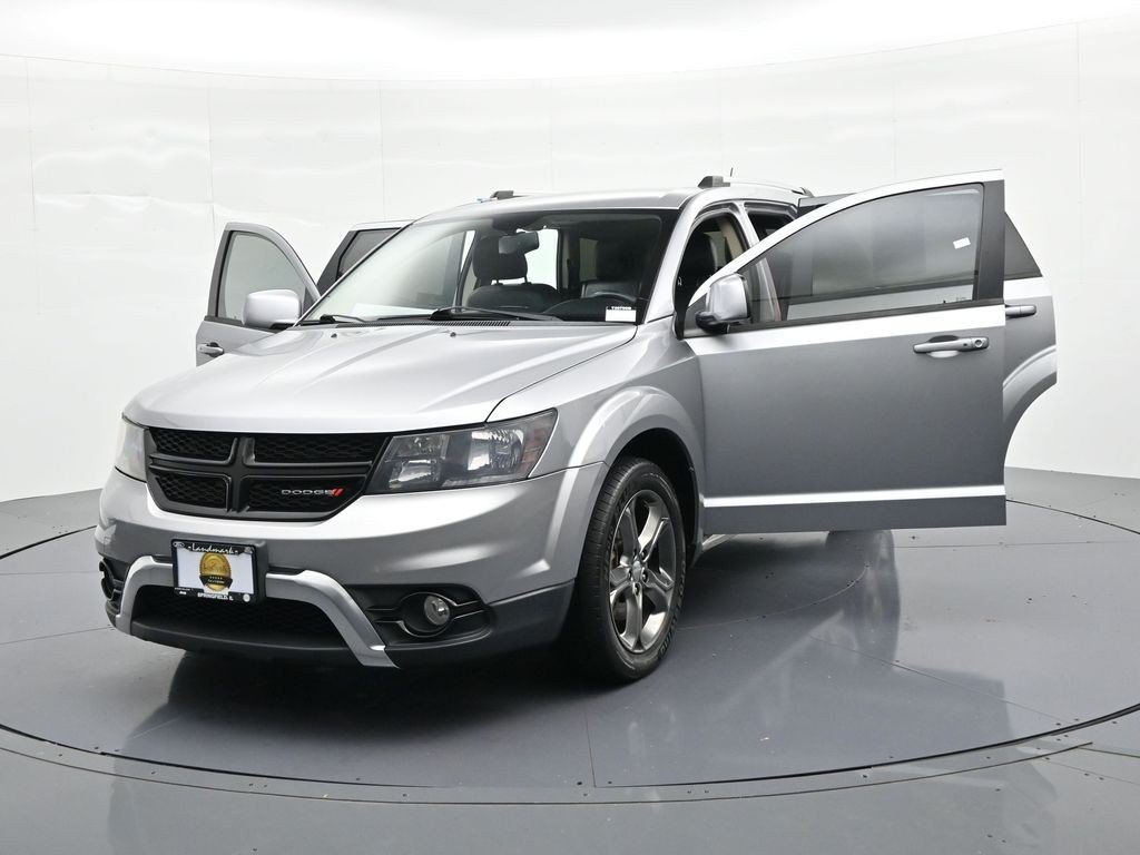 Used 2017 Billet Clearcoat Dodge Crossroad image 25
