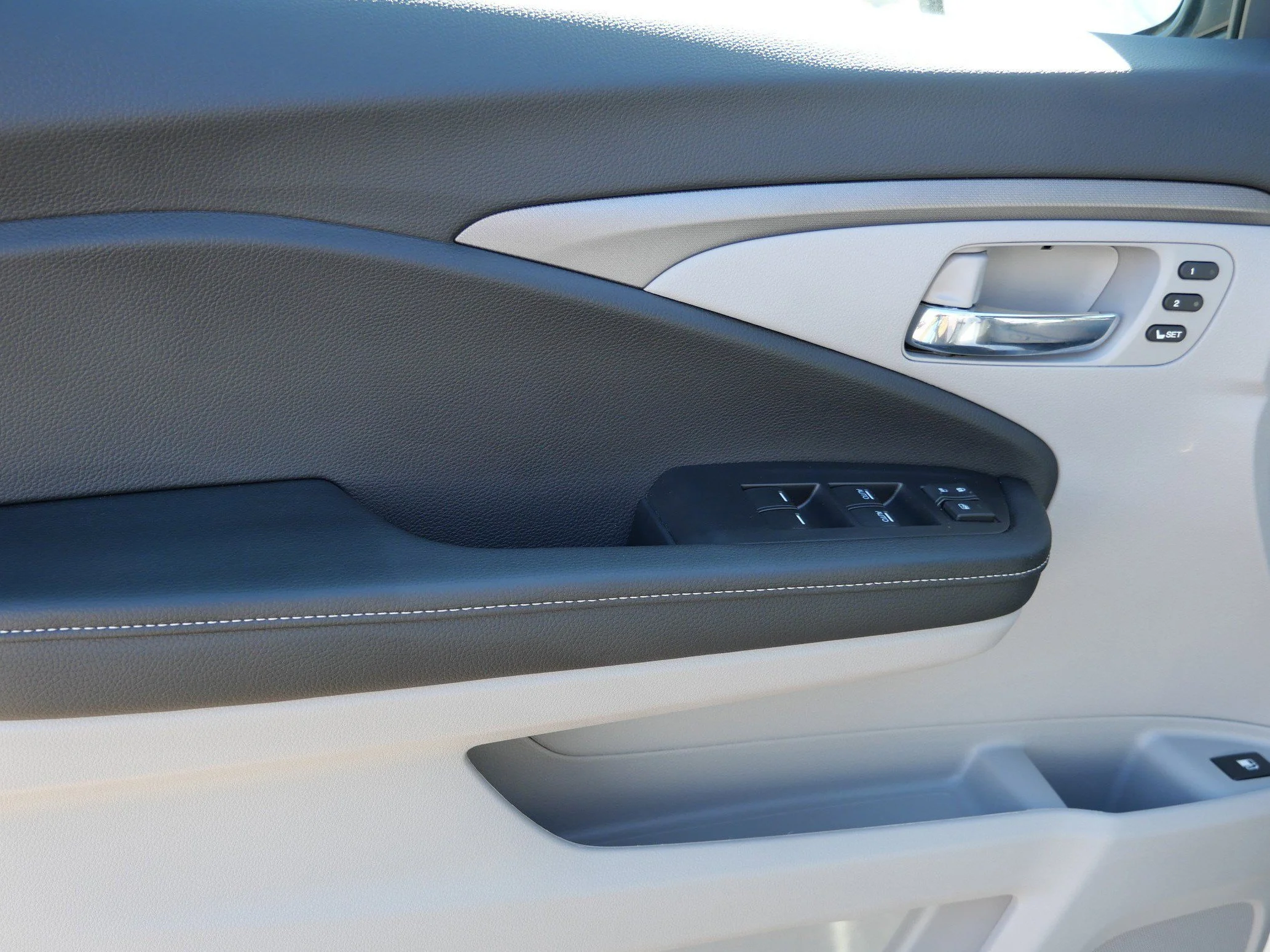 New 2026 Platinum White Pearl Honda RTL image 6